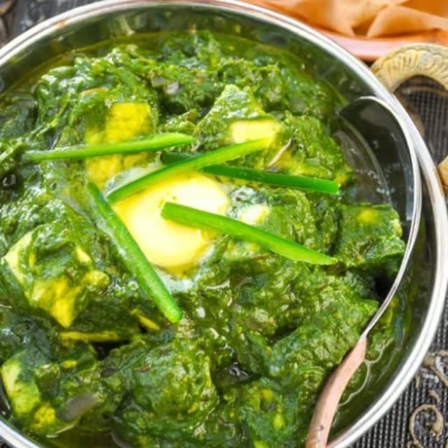 Palak Paneer(half Tray).