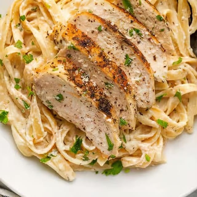 Alfredo Pasta Chicken.