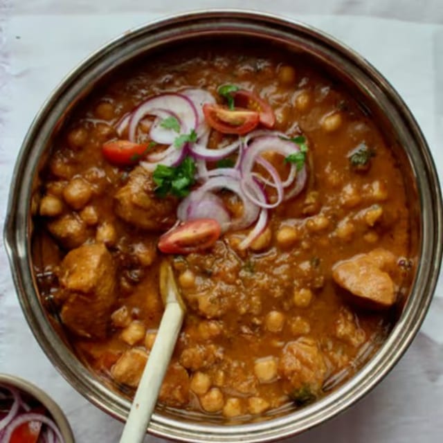 Murgh Chana(half Tray).