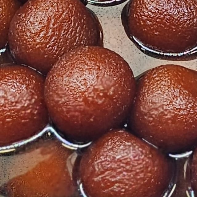 Gulab Jamun (4pcs).